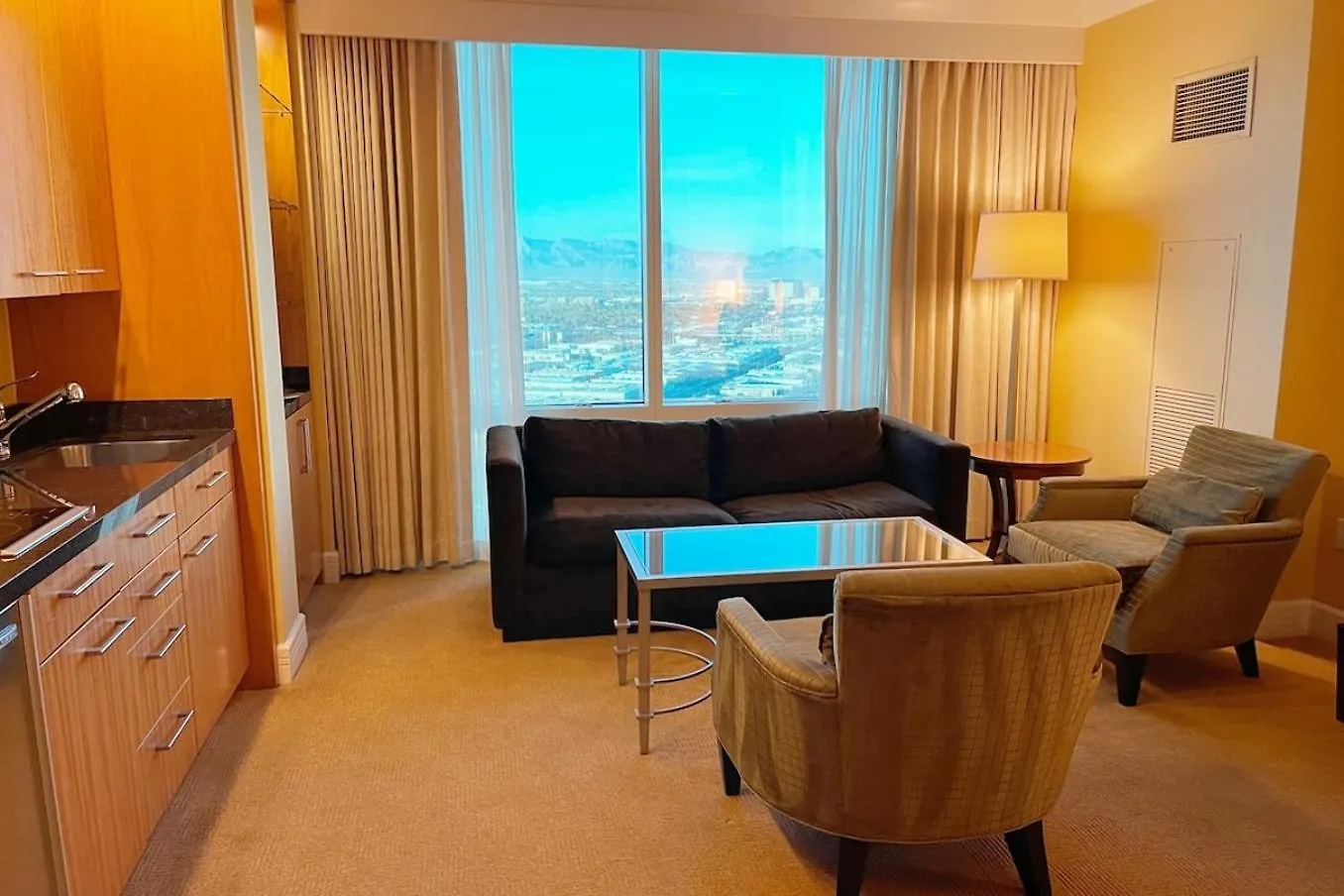 Five Star Trump Hotel No Resort And Cleaning Fees Las Vegas